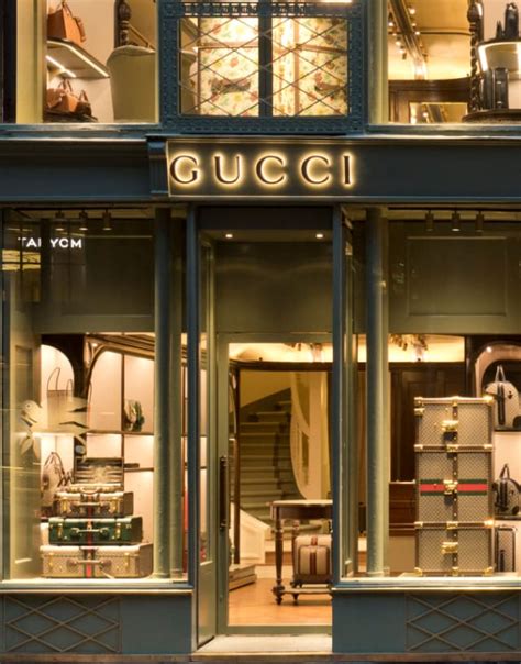 closest Gucci store to me